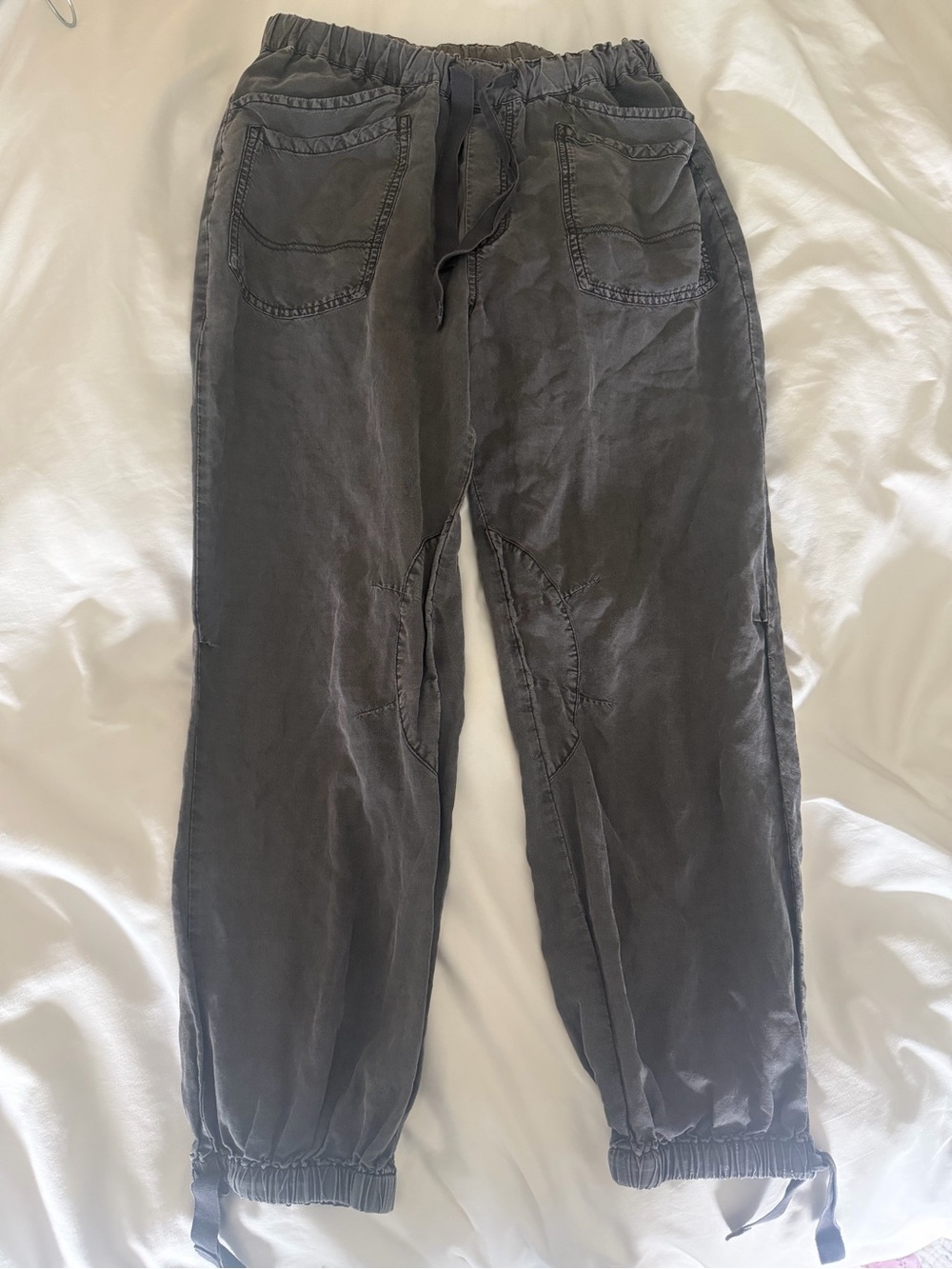 Pilcro Women’s Washed Charcoal Drawstring Joggers size Small